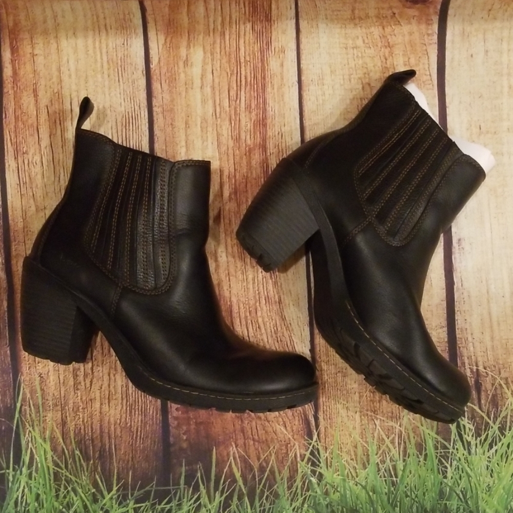 ⚡FLASH SALE ⚡Born Black Leather Boots! New!